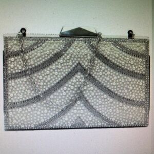 KELLY & KATIE BY LULU TOWNSEND PEARL AND RHINESTONE SILVER FRAME CLUTCH NWT!
